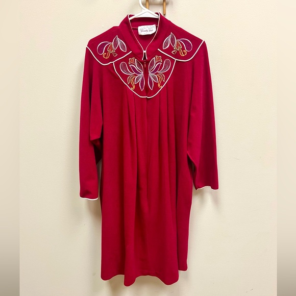 Vanity Fair Other - 60s-70s Vintage 🌺 Vanity Fair Floral Embroidered Fleece Robe